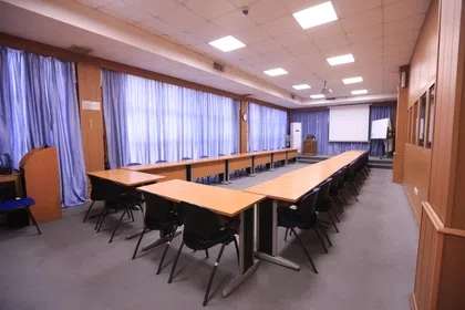 سالن کنفرانس 35 نفره سرای ابن سینا